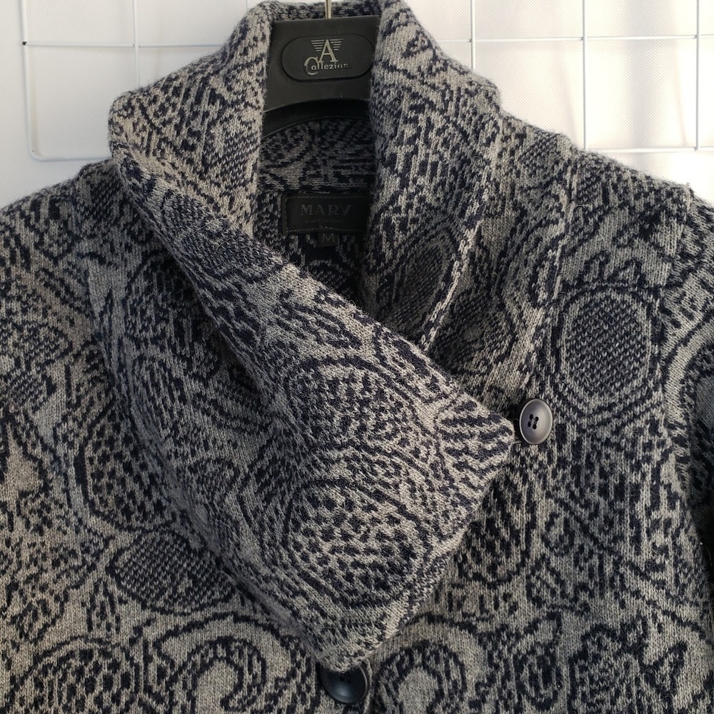 Marv Sweater Italian made navy & grey sz. Medium